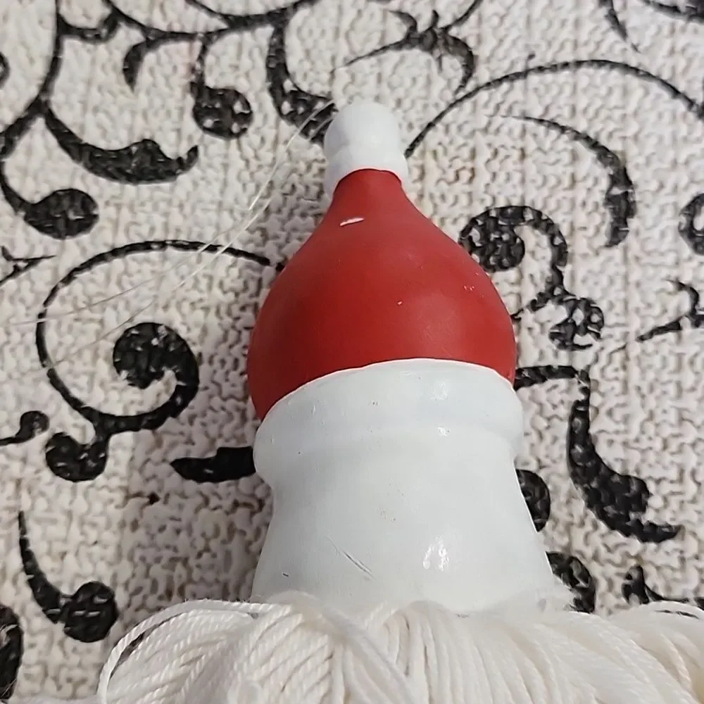 Santa Claus Yarn Ornament
